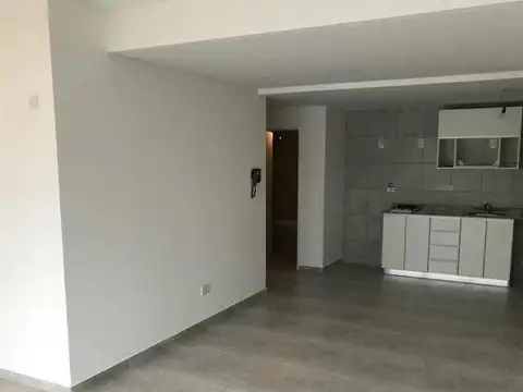 EXCELENTE MONOAMBIENTE CON COCHERA 5°C!