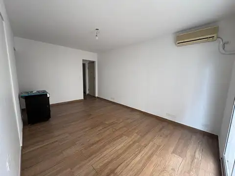 Marcelo T De Alvear 2100, Piso 8