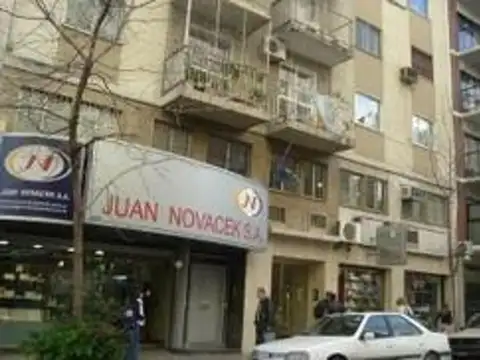 Cuatro ambientes, piso alto y luminoso, reciclado