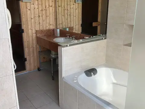 Departamento 5 ambientes con 4 baños
