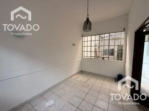 PH ideal para refaccionar de 5 Ambientes con Terraza y Parrilla en Flores