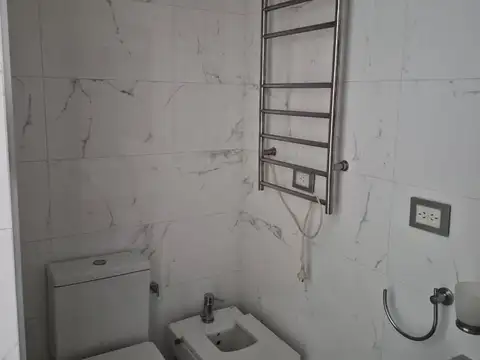 4 Amb con dependencia. 112 m2  semi piso