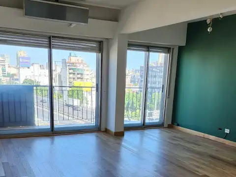 4 Amb con dependencia. 112 m2  semi piso