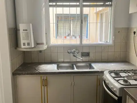 Departamento 6 ambientes con 1 baño