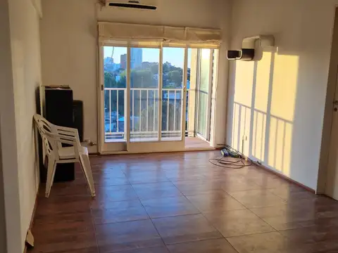 Departamento 2 ambientes al frente con balcon