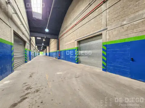 Deposito en alquiler de 530 m2, en predio con seguridad, Olivos