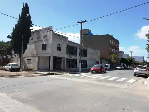 Calle 12 300, Piso 1