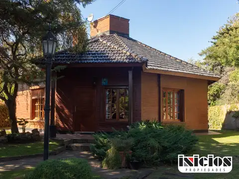 Casa Sola En Lote: Salta Nº 185 - San Rafael. Mar De Ajó - C665