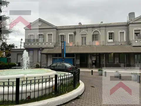 Venta en Block 3 Locales  con  2 Departamentos en Victoria Centro.
