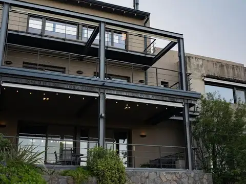 Casa 15 ambientes con 3 baños