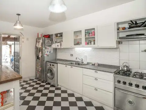 Casa 4 ambientes con 1 baño