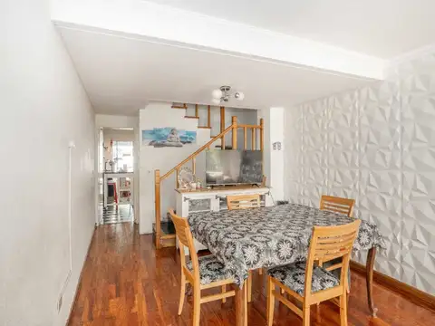 CASA TIPO TRIPLEX EN MUNRO 2 DORMITORIOS+PLAYROOM