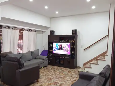 CASA VENTA 5 AMBIENTES  EN MATADEROS