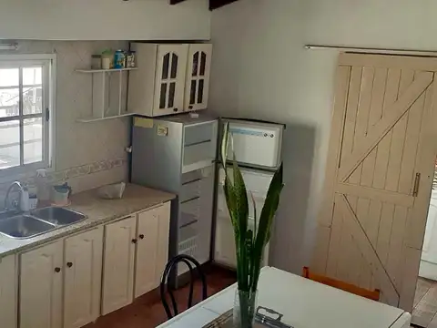 Depto Tipo Casa en Alquiler en Lanus Este, $ 800.000