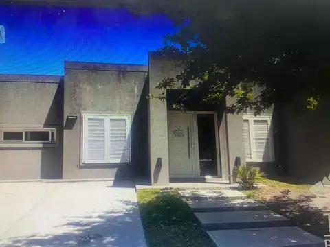 Casa en Barrio La Barra Village