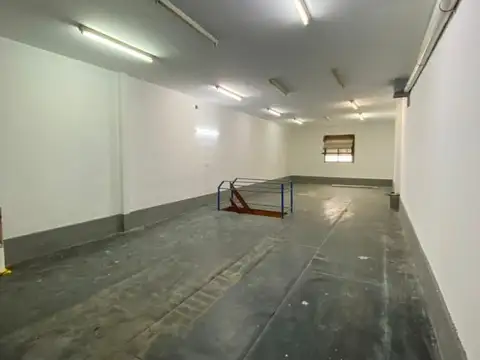 Local comercial en alquiler ubicado sobre Av. 25 de Mayo 1079