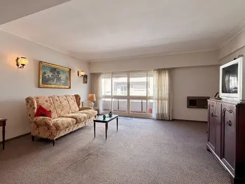 Departamento 7 ambientes con 3 baños