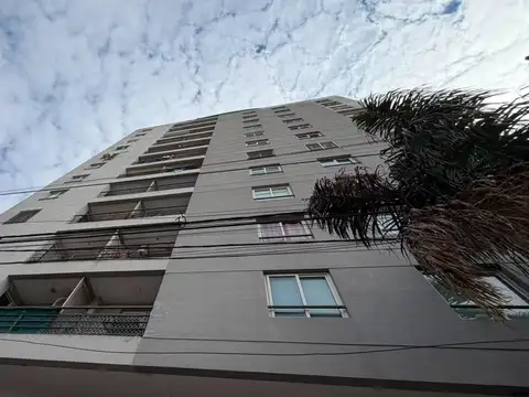 Departamento dos ambientes en Torre Isa