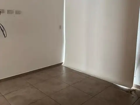 Depto Tipo Casa en Alquiler con 1 cocheras