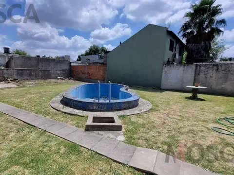 Casa a refaccionar sobre lote de 666 m² en Moreno