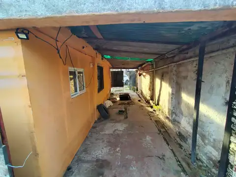 Casa 4 ambientes con 1 baño