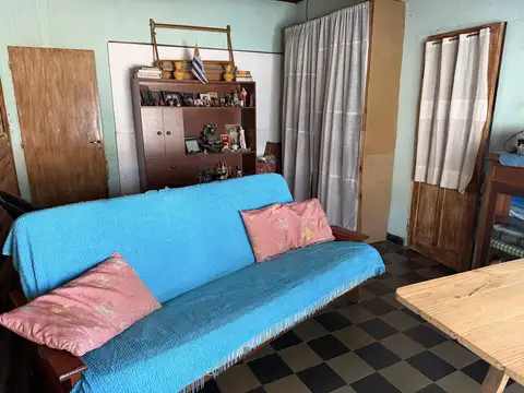Casa 3 ambientes con 1 baño