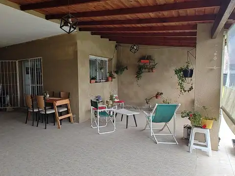 Casa 2 ambientes con 1 baño