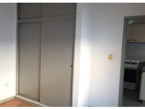 TIPO CASA 2 ambientes con patio. Financiación Directa