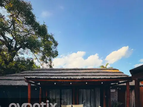 Casa 8 ambientes con 3 baños