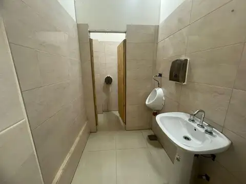 ALQUILER Salón Comercial de 200 m² en Las Heras