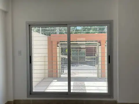 Depto Tipo Casa en Venta con 1 cochera