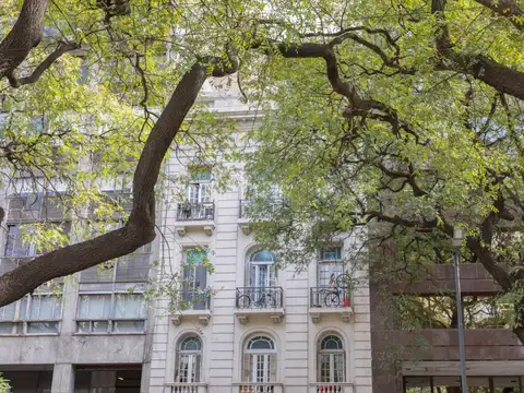 Petit hotel frente a Plaza Roma 