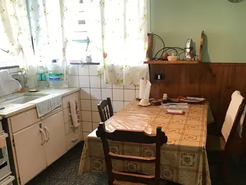 Casa en Venta con 4 cocheras