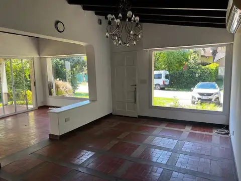 Casa en Venta con 1 cochera