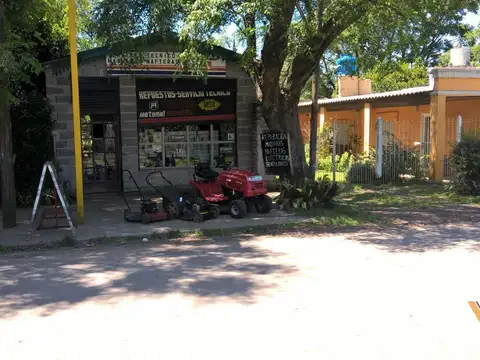 Casa en venta - 3 Dormitorios 2 Baños - 1.700Mts2 - Moreno