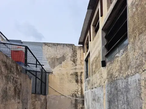 Departamento tipo casa en venta en Mataderos