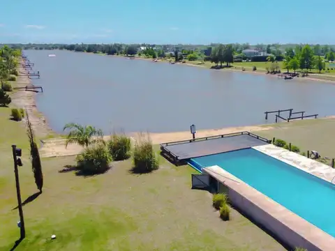 Venta Terreno en Barrio Cerrado Puerto Roldan