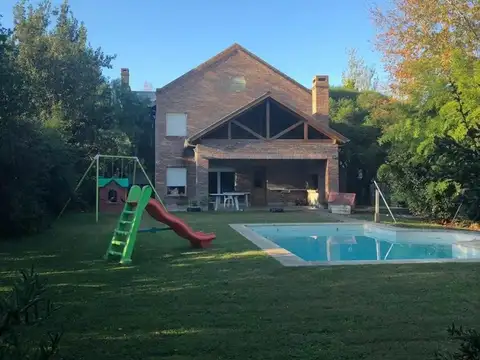 Casa 5 ambientes con 5 baños