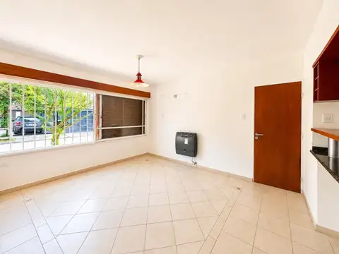Casa en Alquiler con 2 cocheras