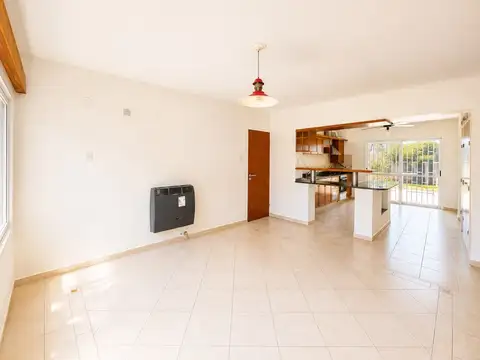 Casa 7 ambientes con 3 baños
