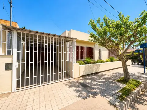 Casa en Alquiler en Cerro De Las Rosas, $ 1.690.000