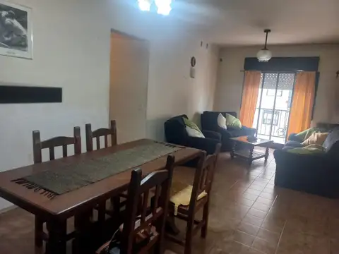 Depto Tipo Casa 4 ambientes con 2 baños