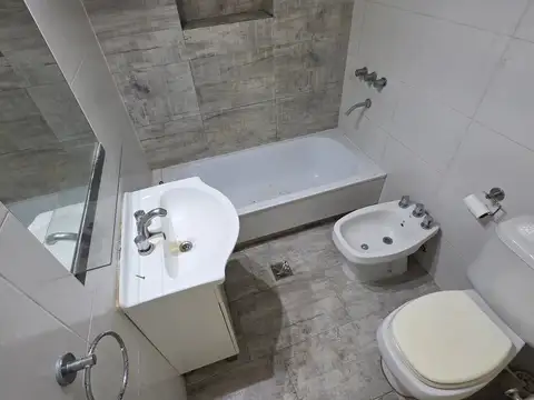 CASA 3 AMBIENTES RESTAURADA