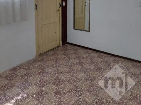 Depto Tipo Casa en Venta 70 años