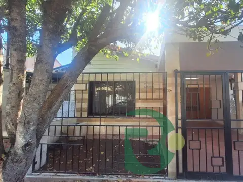 Venta Chalet de 4 ambientes. renovada a nueva. Ciudad Jardin
