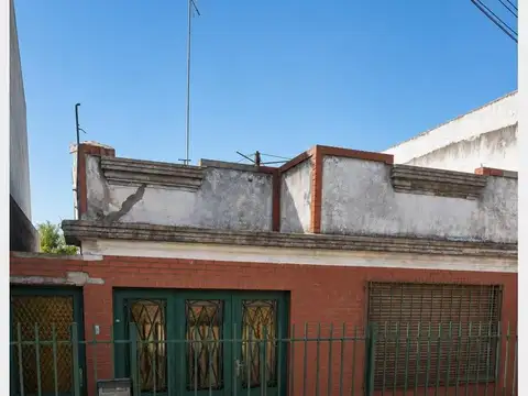 Lote / Casa a refaccionar en Venta en Ramos Mejia