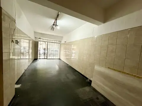 Local en Alquiler en Flores, $ 600.000