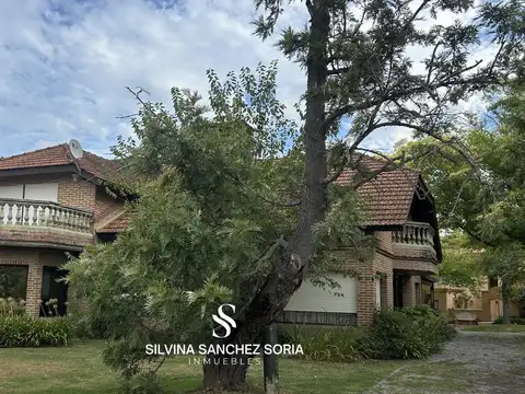 VENTA IMPORTANTE CASA 9 AMBIENTES AL GOLF EN LOS CARDALES COUNTRY CLUB