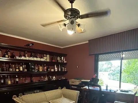 Casa 9 ambientes con 5 baños