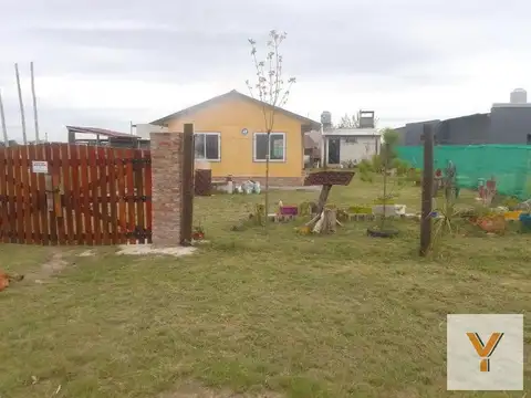 Casa 3 ambientes con 1 baño